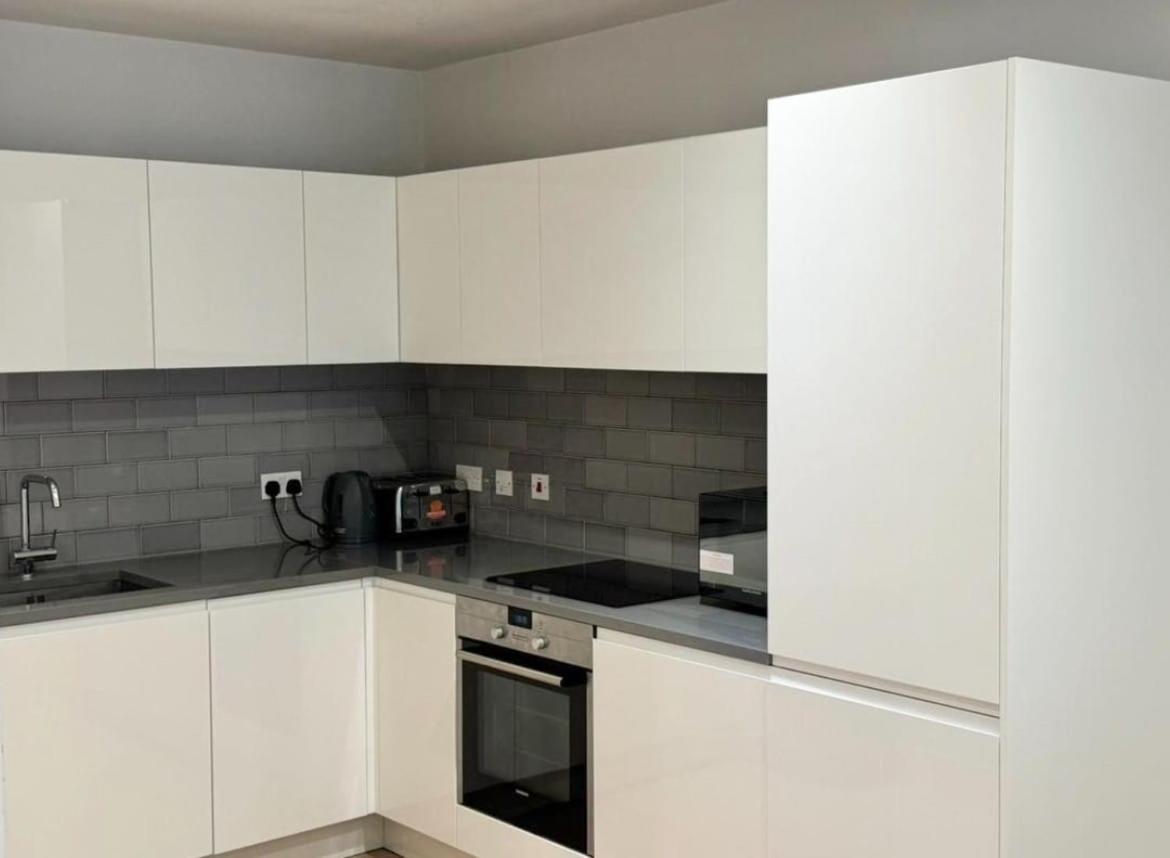 Appartamento 2 Bed By Excel Londra