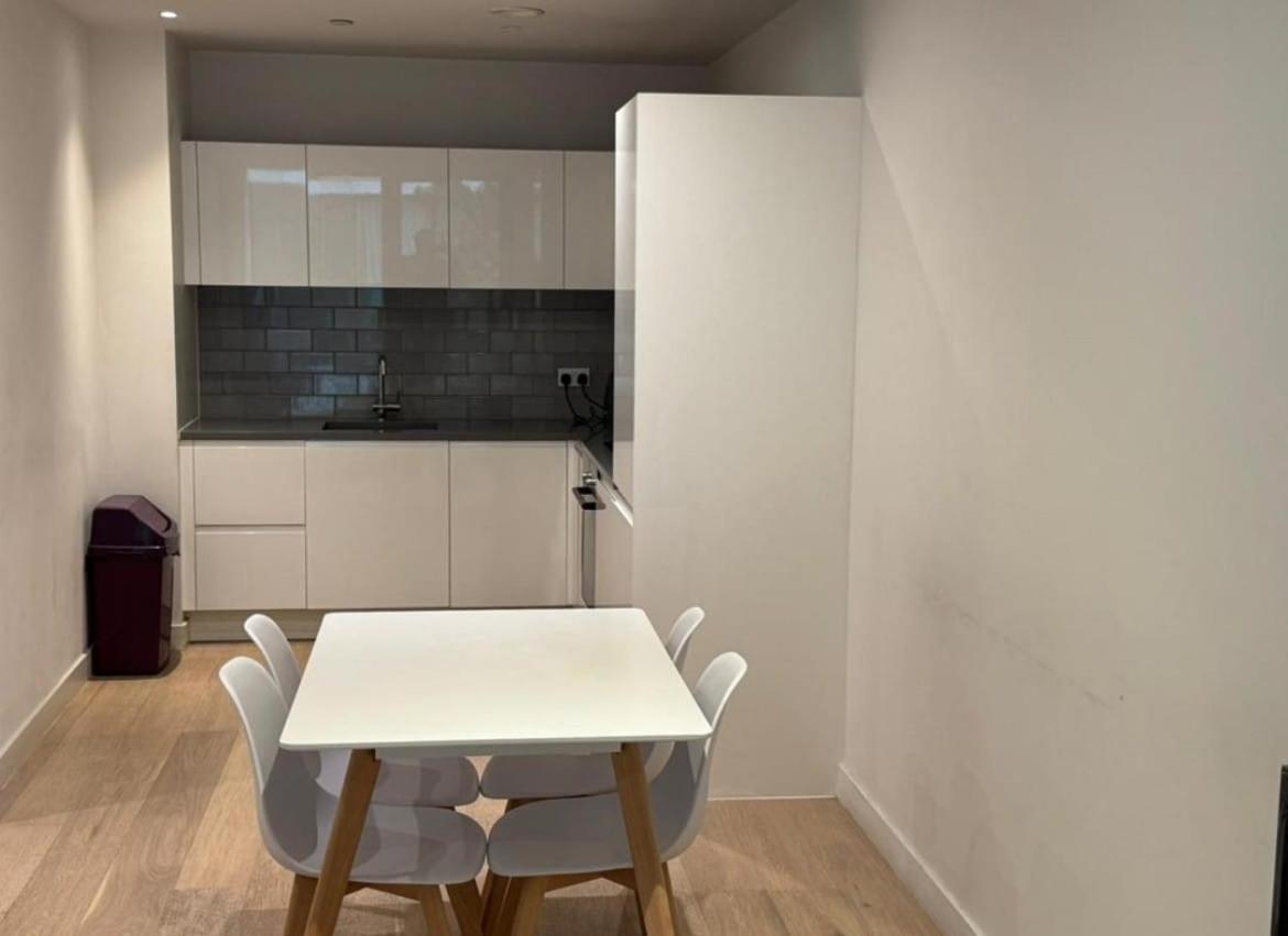 2 Bed By Excel * Londra