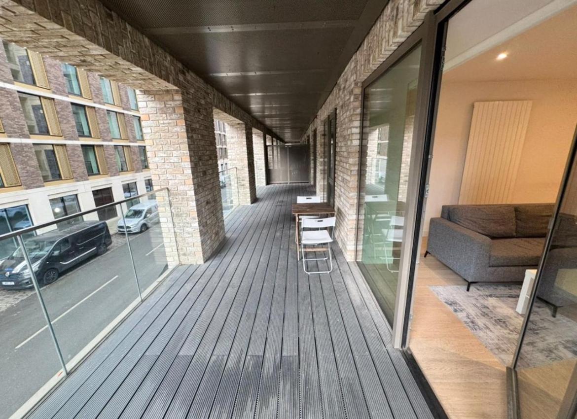 Appartamento 2 Bed By Excel Londra